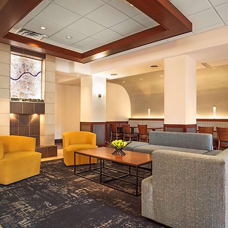 Hyatt Place Cincinnati Блу-Аш Екстер'єр фото