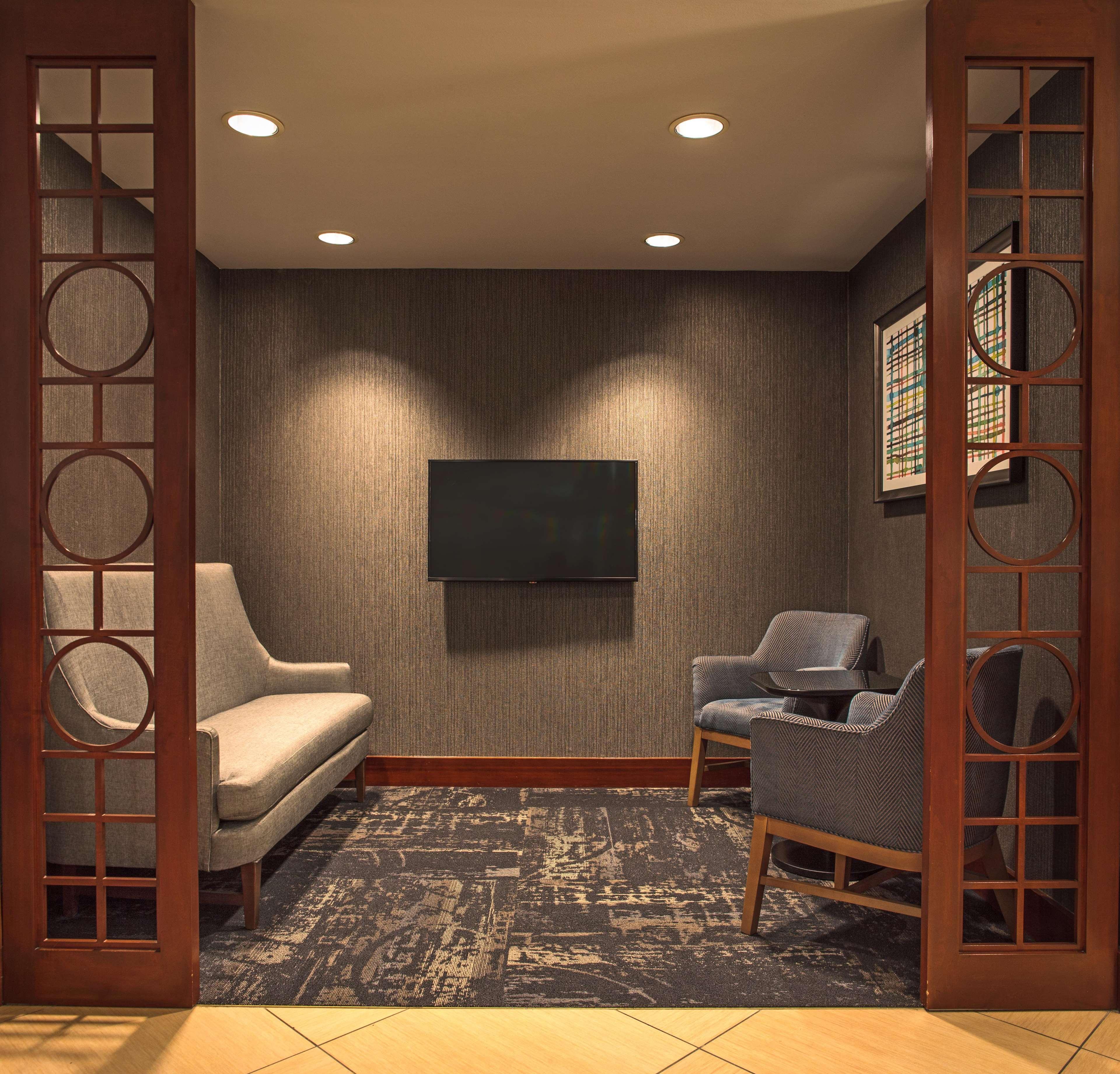 Hyatt Place Cincinnati Блу-Аш Екстер'єр фото